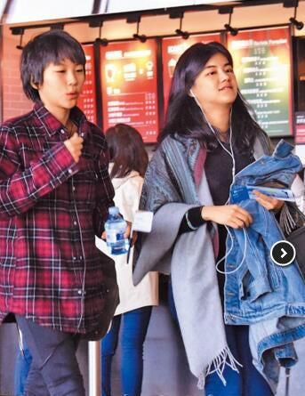 窦靖童承认出柜 女友系angelababy服装设计师 窦靖童承认出柜 女友系angelababy服装设计师