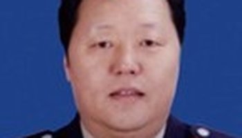 罗力群