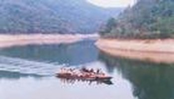 海潮湖总面积约18平方公里,其中有泸州最大的水力发电站,百年桂元林