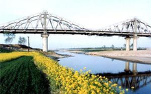与京九铁路同行