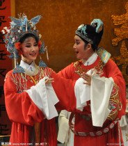 落跑<em>女驸马gl</em>_粑粑十七岁gl_落跑驸马女变男_