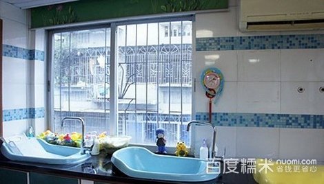 0到8个月宝宝游泳洗澡1次!抚触+游泳+洗澡,可