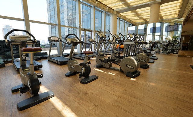 成人游泳馆健身房入场卡10次,提供免费WiFi