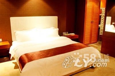 成都花城假日酒店公寓(泰式豪华大床房)【4.1折