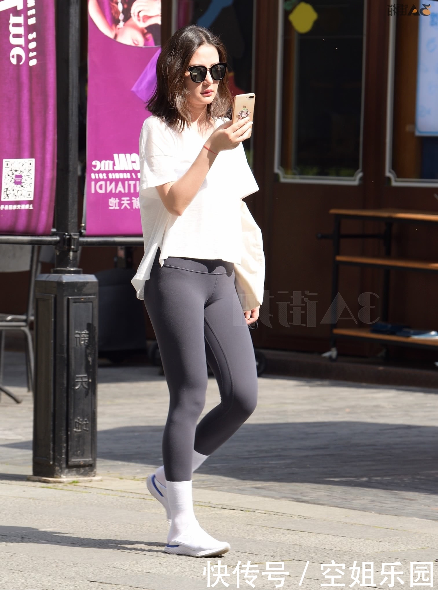 紧身裤玉女，纤细的双腿像筷子一样笔直，丰腴的胯部线条最亮眼