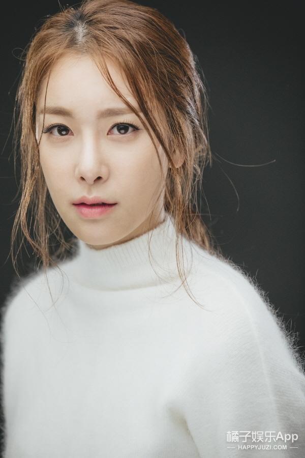 穷到上地铁口卖紫菜包饭？这位韩国女演员也太惨了.....