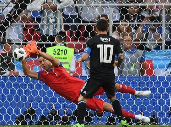 阿根廷为啥被冰岛逼平?梅西早已给出答案,没赢