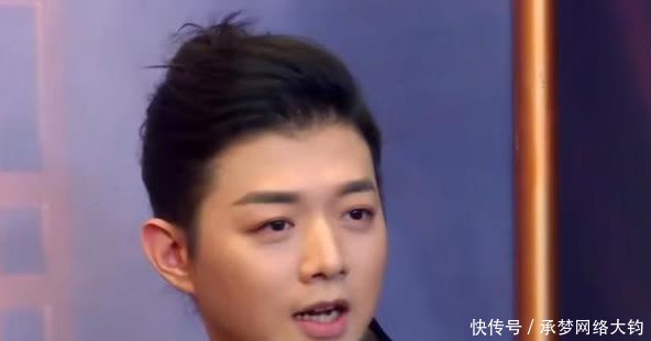 鞠婧祎演唱《红昭愿》,造型惊艳全场,霍尊目不