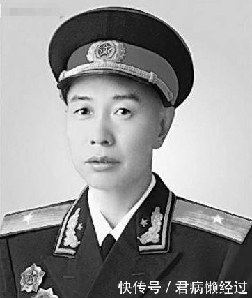 她连续3年被评为中国第一美女,爷爷是开国少将