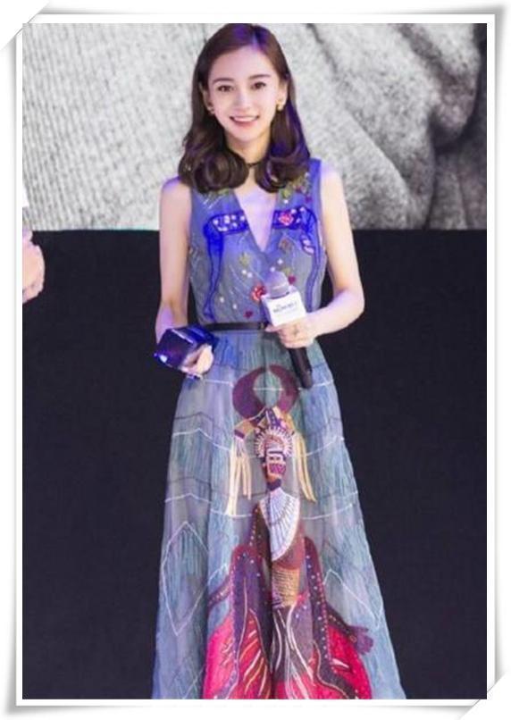 看了李菲儿穿深V裙,再看看杨颖,特想问一句晓