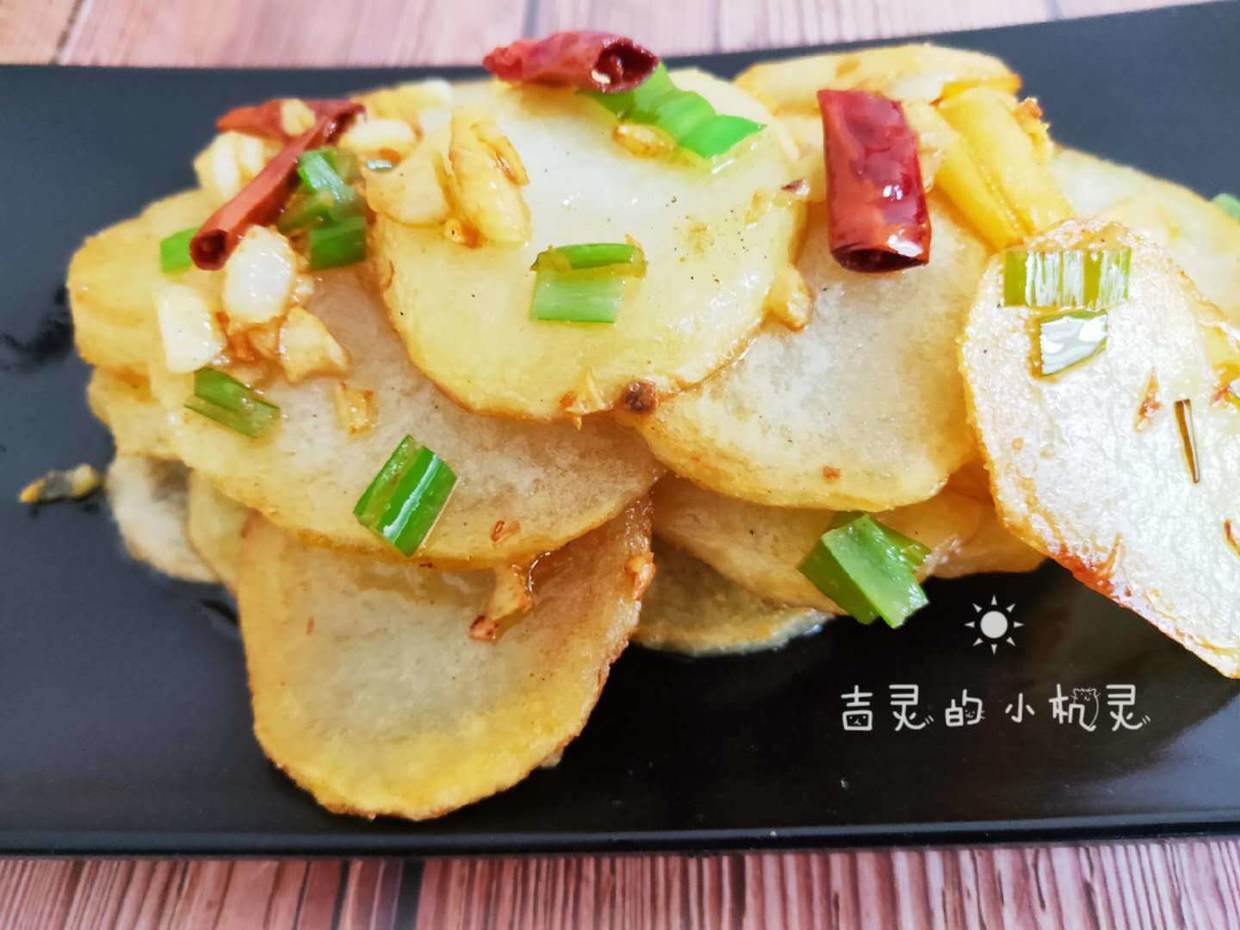 怎么样煎土豆片才好吃 t0106ddbe0248acf0f0.jpg
