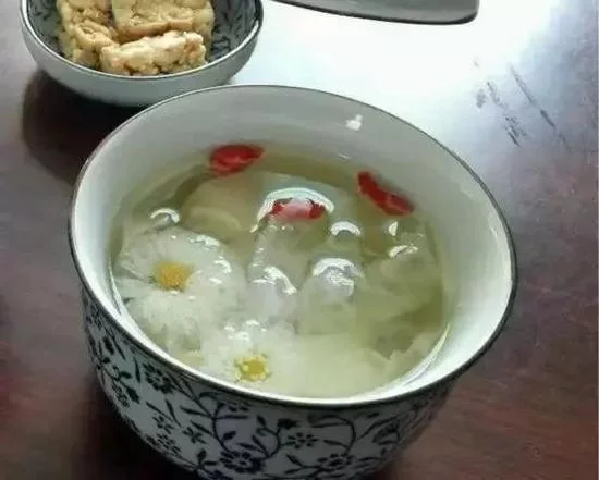 这东西胜燕窝五块钱煮一锅 医生都抢着吃(图) - qwe08828 - qwe08828的博客 t01071da90269747461.jpg?size=550x441