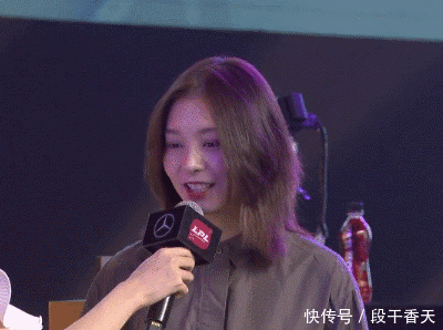 RNG主场现神仙颜值女粉;圣枪哥自曝曾是双满分学霸 太阳城138cm