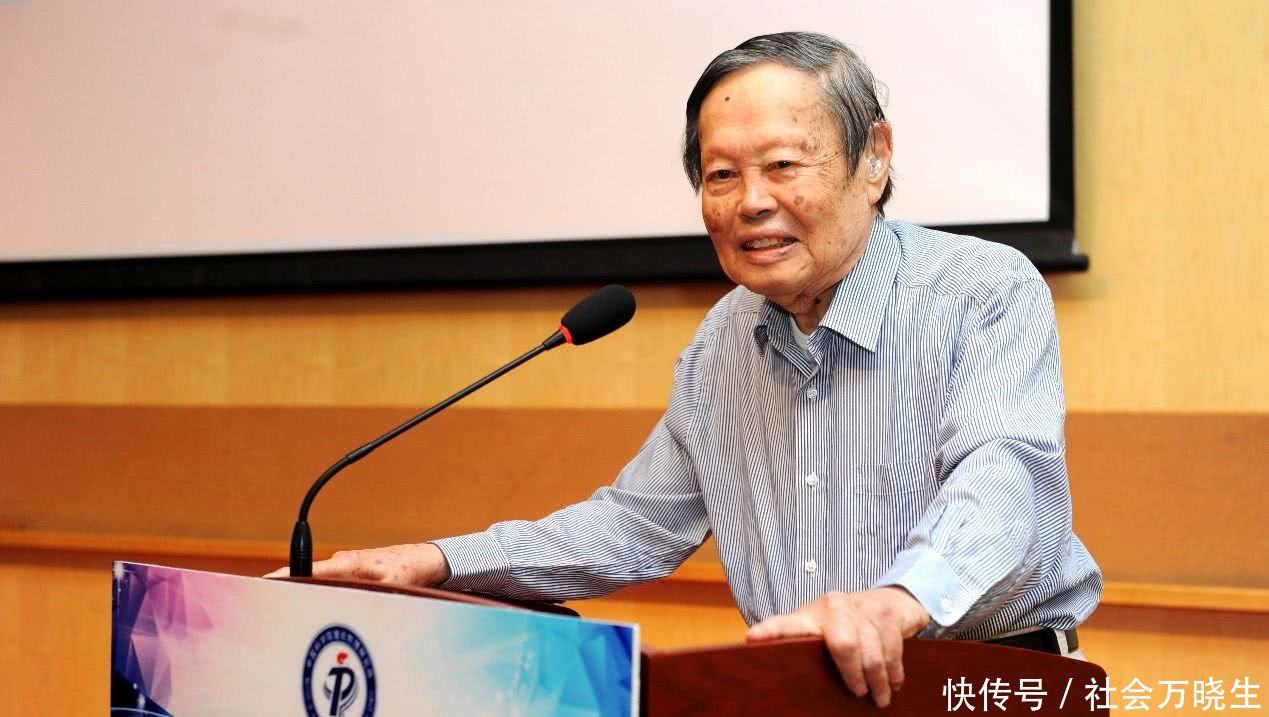 杨振宁为什么不同意中国建造强子对撞机呢?