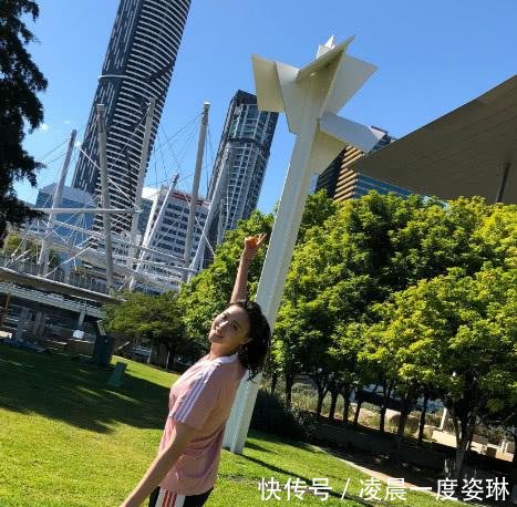 惠若琪简直了,为秀腿竟打底裤外穿,看到她的腿