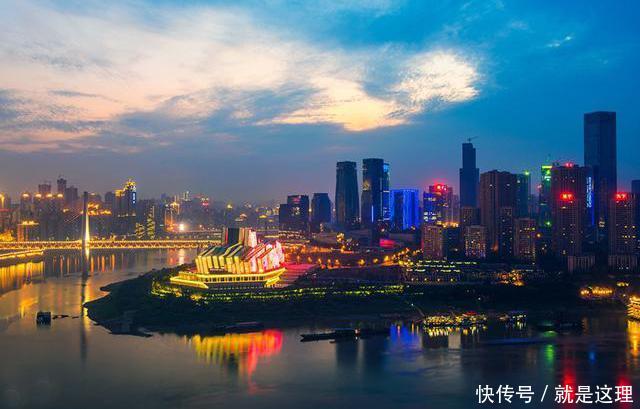 94米全国最深地铁电梯停运,乘客愁眉苦脸,上班