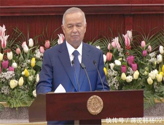 他是孤儿院走出的总统,51岁当选,连任27年,去世时普京跪拜