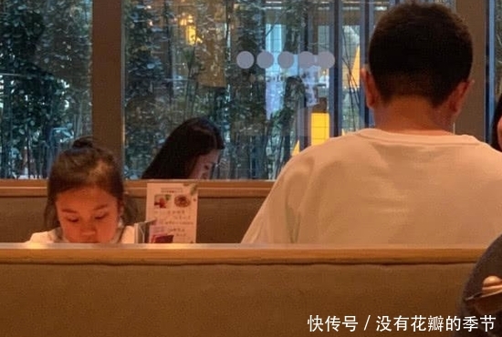 坐实离婚传闻?贾乃亮带甜馨外出吃饭不见李小璐