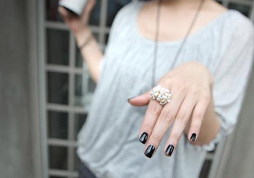 手脱皮是缺什么维生素?原来是缺它们,还要注意