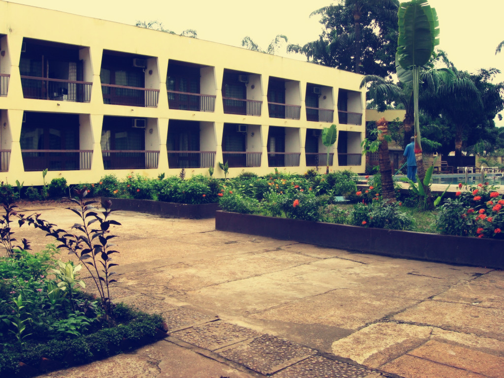 非洲最具奴性的国家,将殖民者印在国旗上,将其