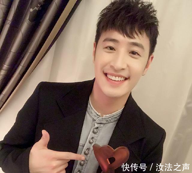 潘玮柏疑恋情曝光正与空姐热恋中,无尾熊CP