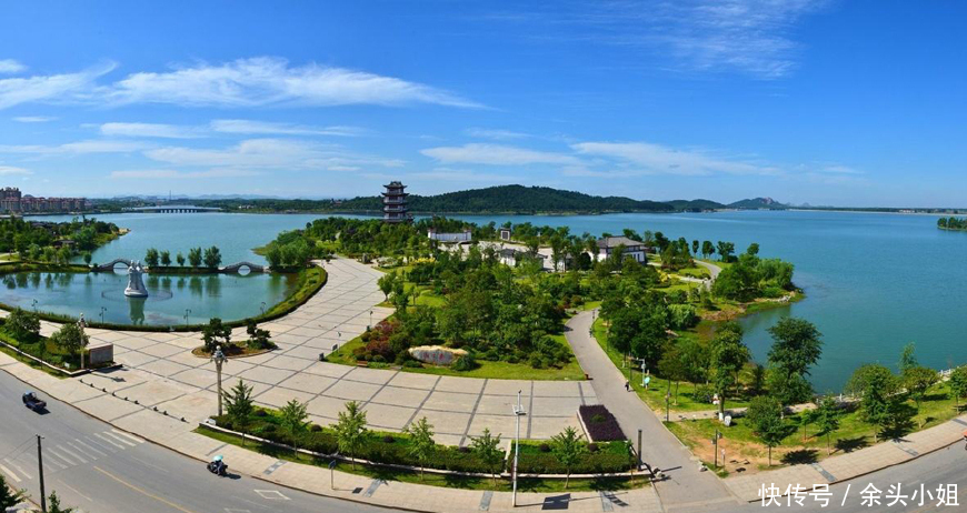 湖北咸宁人口最少县,和武汉相邻,拥有长江第一