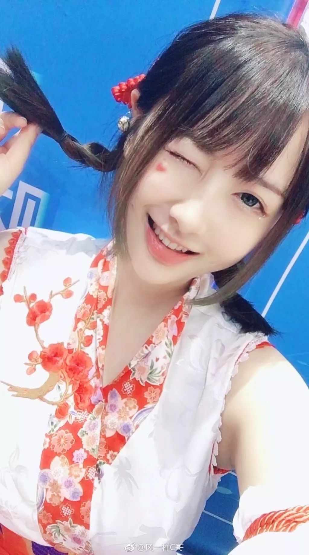 最美小姐姐 t011368f669a40651a2.jpg