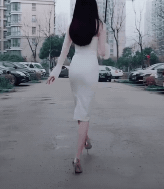 最新一期内涵爆笑动图 这招呼打的,让我微微一硬!