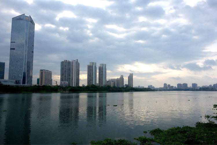 广东这座二线城市却拥有9个高铁站,未来很大希望冲进新一线!