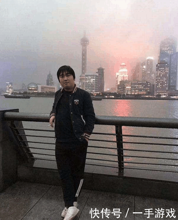 小漠与小智闹翻? 朋友圈发文: 过河拆桥杨丰智