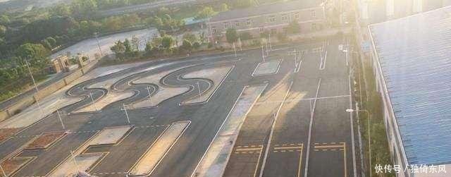 如果有一天你拿到驾照了,记得告诉我,你的车牌号