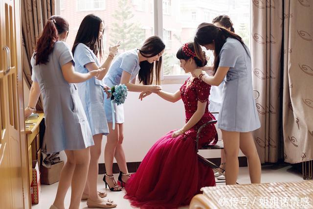 妈看化验单是女儿,对老婆爱理不理,得知生的是龙凤胎笑不拢嘴