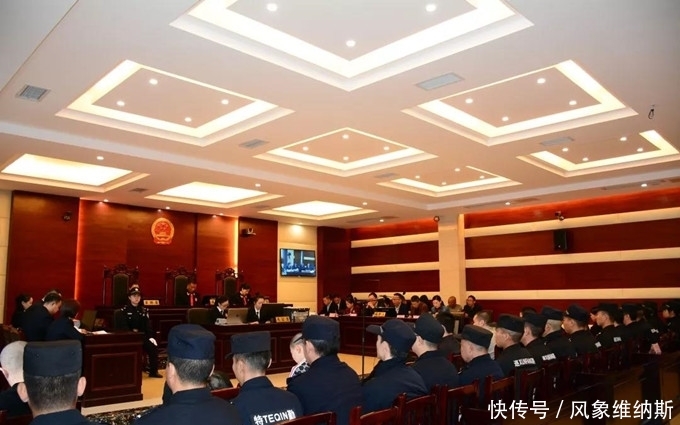 强迫他人吸毒罪