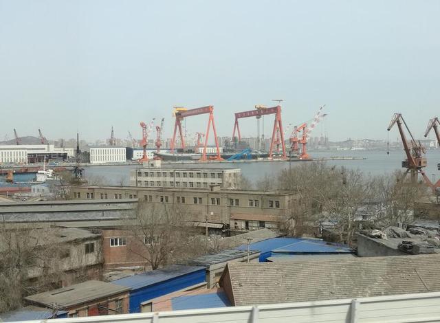中国国产第一艘航母下水时间定下了!核航母开