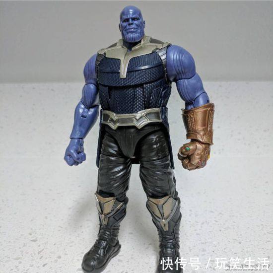 《复仇者联盟3》可动手办灭霸海扁蜘蛛侠 洛基