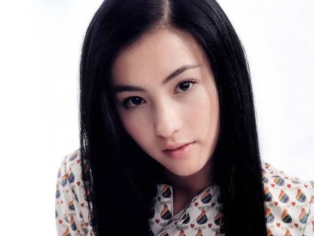 张柏芝曝合照，五官立体的妈妈很抢镜，儿子也越长越像谢霆锋