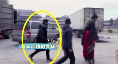 什么情况?鹿晗探班迪丽热巴,片场教张彬彬玩平