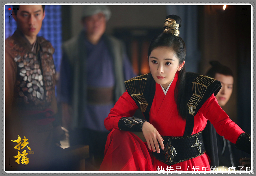 五张照片,有四张是杨幂,一张迪丽热巴,你看出来