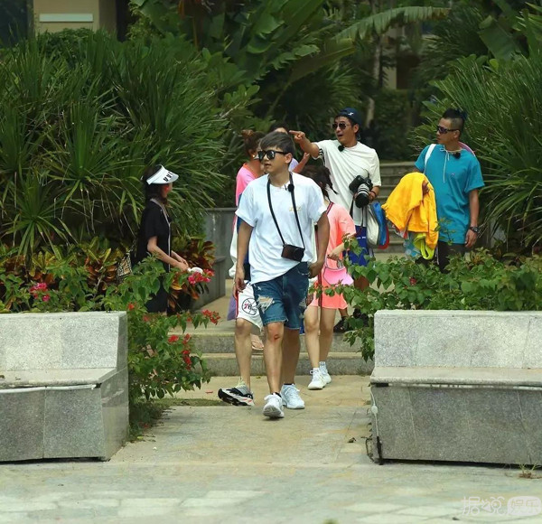 张杰为谢娜怼粉丝，这可是他出道以来第一次啊