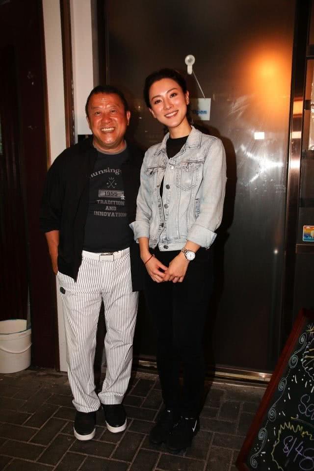 曾志伟儿媳现身被拍无修图,现实版灰姑娘,获认