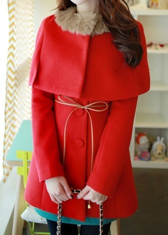 这件红色呢大衣怎么搭配腰带