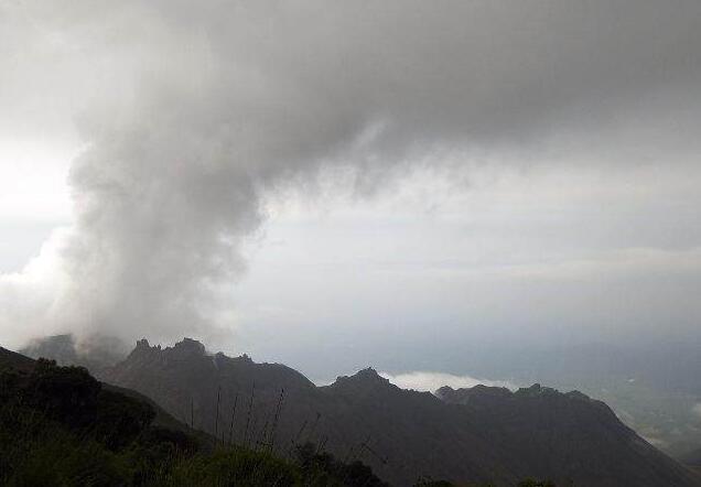 又一座火山爆发！覆盖相邻7个城市，影响170万人