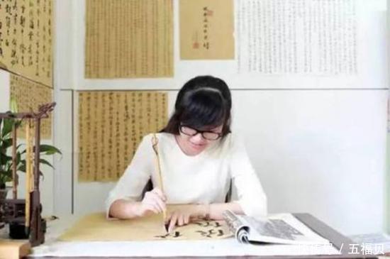 又是别人家的老师:花样式评语,没有做不到,只有