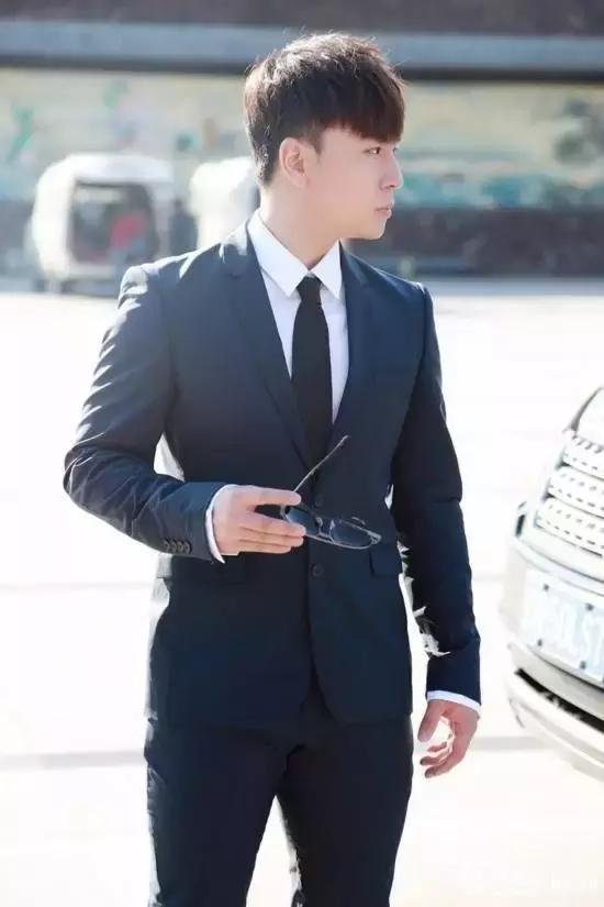 释小龙参加带娃综艺,当年被网友吐槽长残,如今