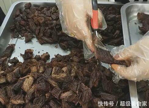 路边这小吃，138元一斤，每天卖出200多斤，顾客却说这小吃没利润