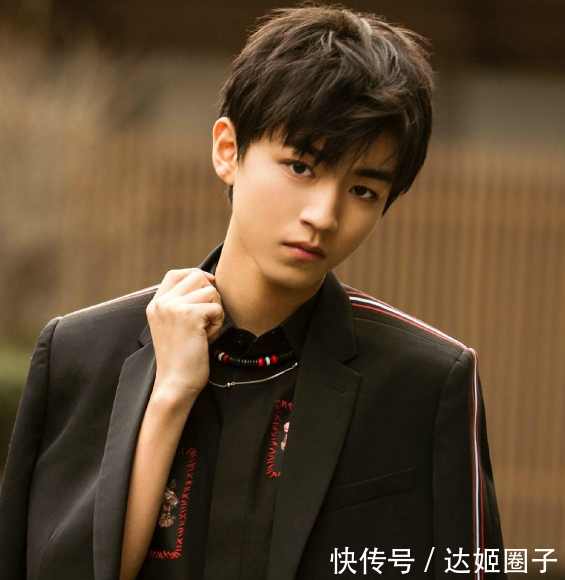 年纪虽小但成绩斐然的王俊凯,出道时却受到诸