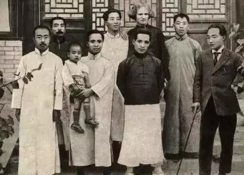 民国老照片:图2鲁迅和周作人合影,表情很表情自的删除微如果信里无奈包定义图片