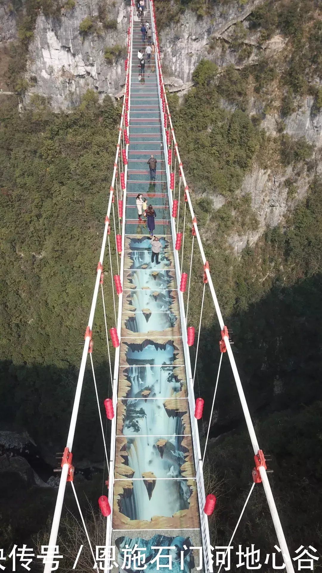 湖北恩施惊现《流浪地球》现实版地下城