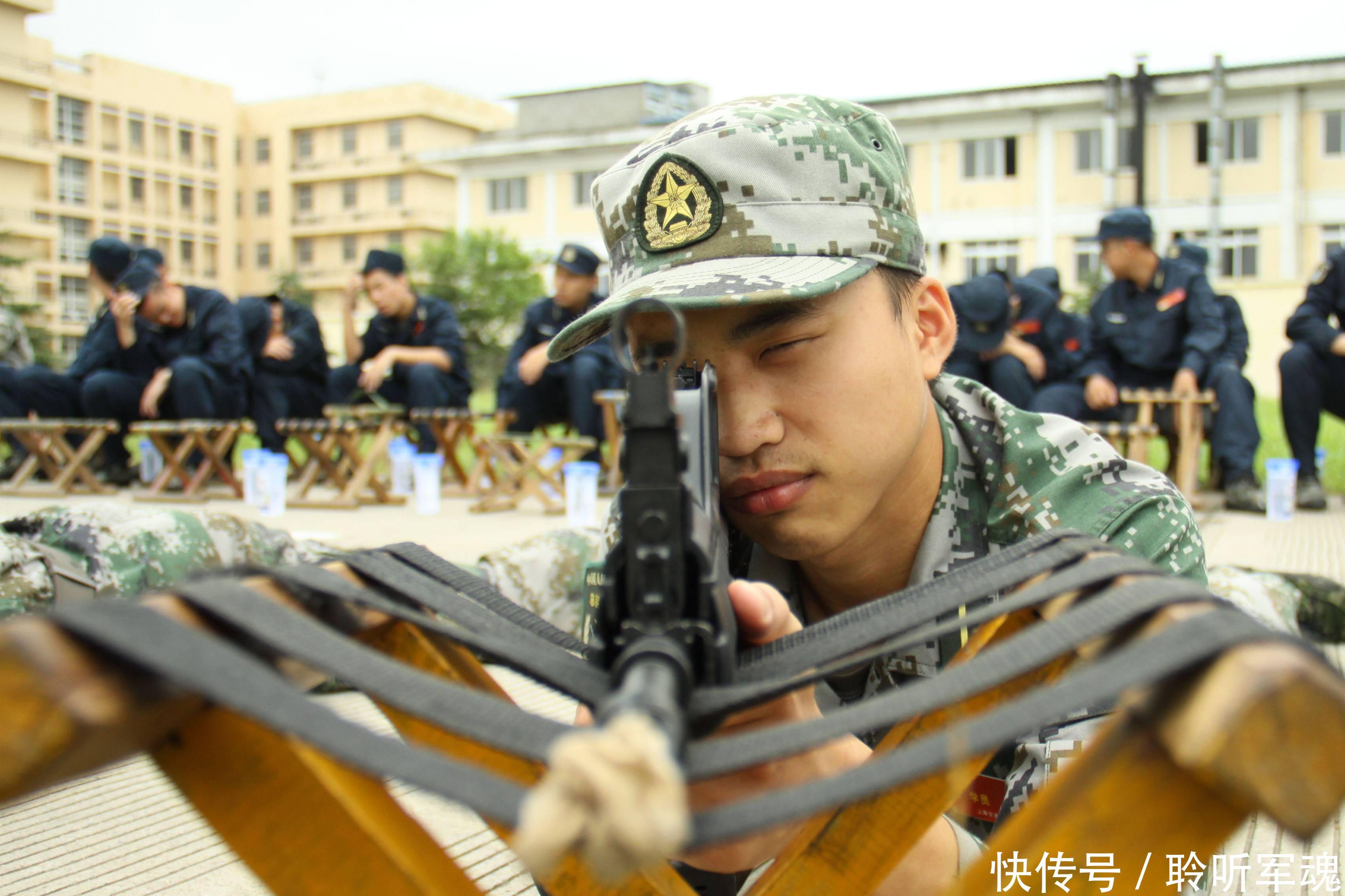军人有两种,一种4期班长武装5公里19分,一种能