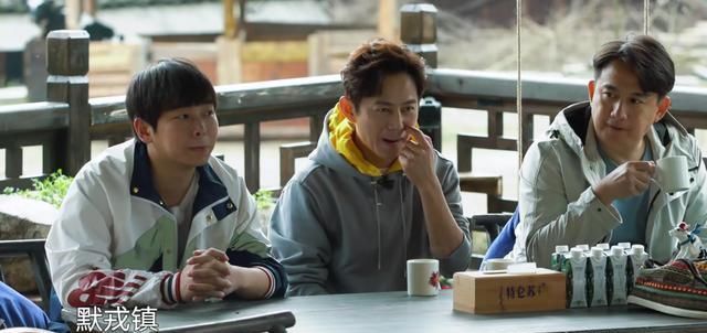 有一种整容叫彭昱畅长胖,身材直逼黄磊,张子枫